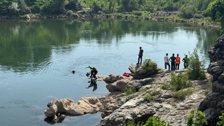 Un jeune homme décède noyé dans le Tarn, une tragédie qui bouleverse la région