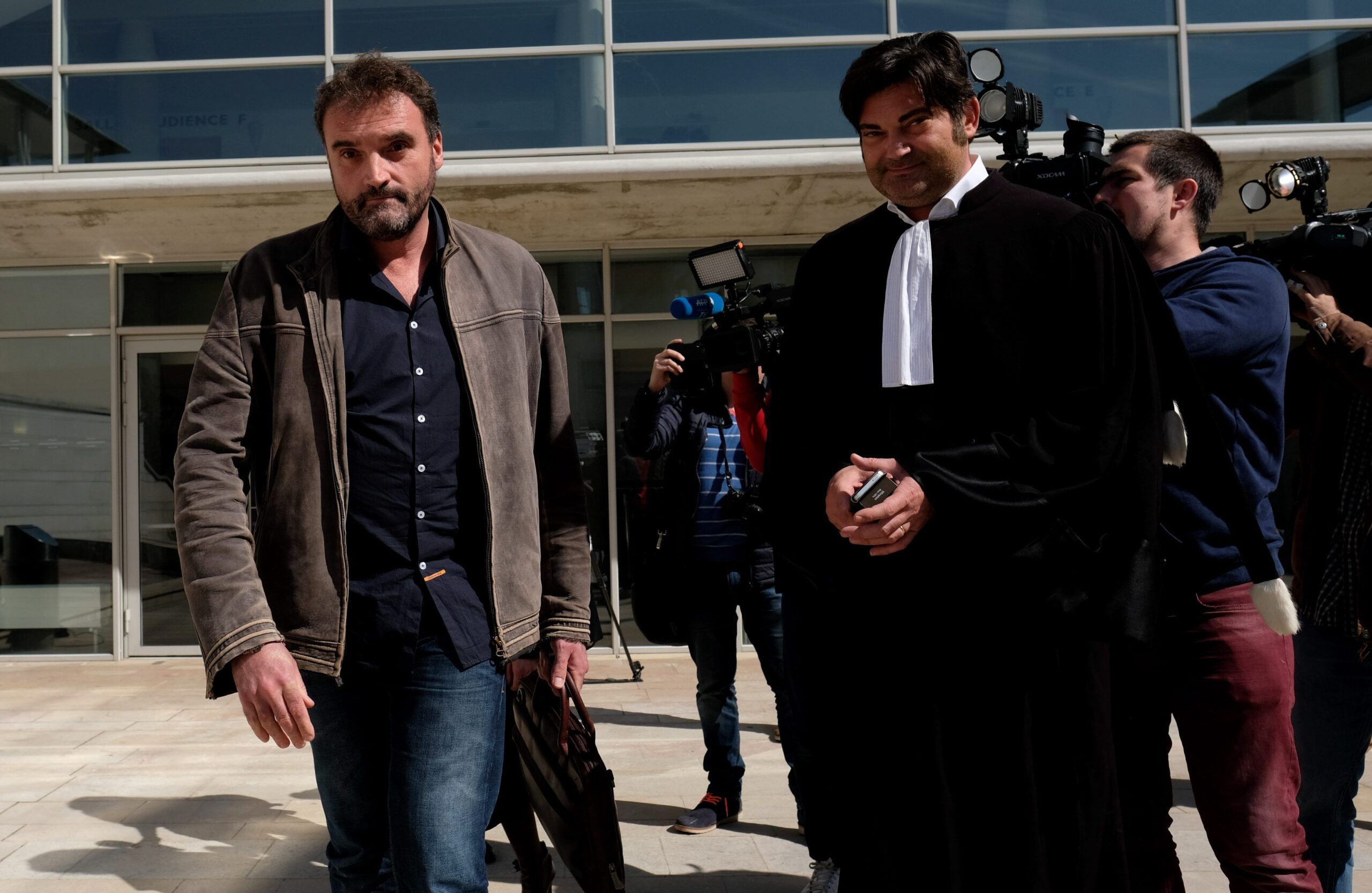 Les avocats de l’assassin présumé Frédéric Péchier menacent de quitter le procès en raison d’une aide juridique insuffisante