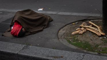 Mortalité des sans-abri en France : 1022 décès en 2024, une catastrophe sociale qui éclaire l&rsquo;effondrement du système